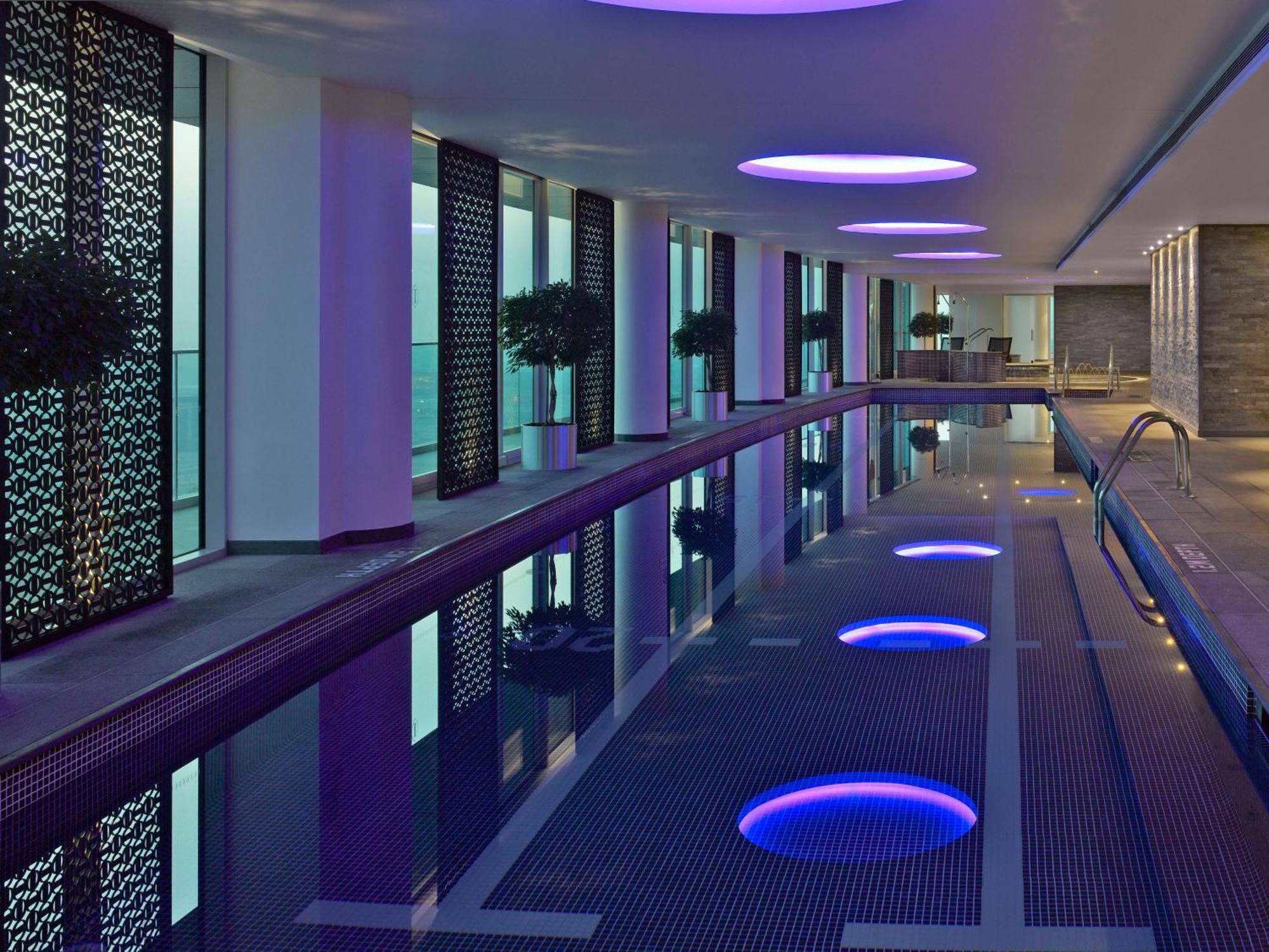 Intercontinental Residence Suites Dubai Festival City By Ihg Exteriér fotografie The pool at the InterContinental London The O2